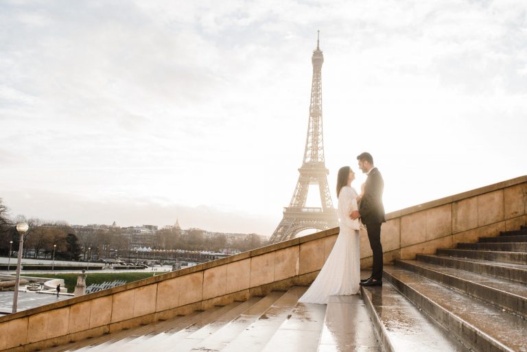 Photo shoot with the Eiffel Tower at the Trocadero square, photographer Paris