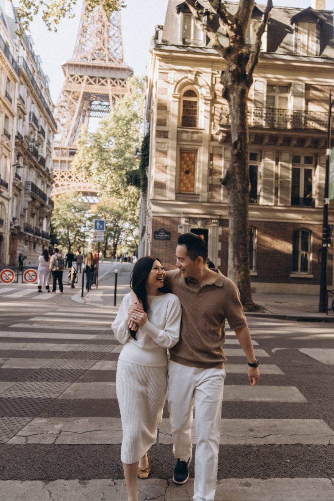 Couple photoshoot in Paris near rue de l'universite, Paris photographer