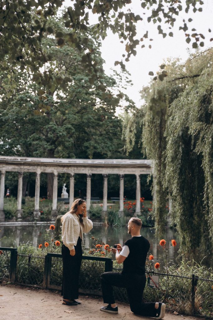Monceau gardens secret proposal in Paris